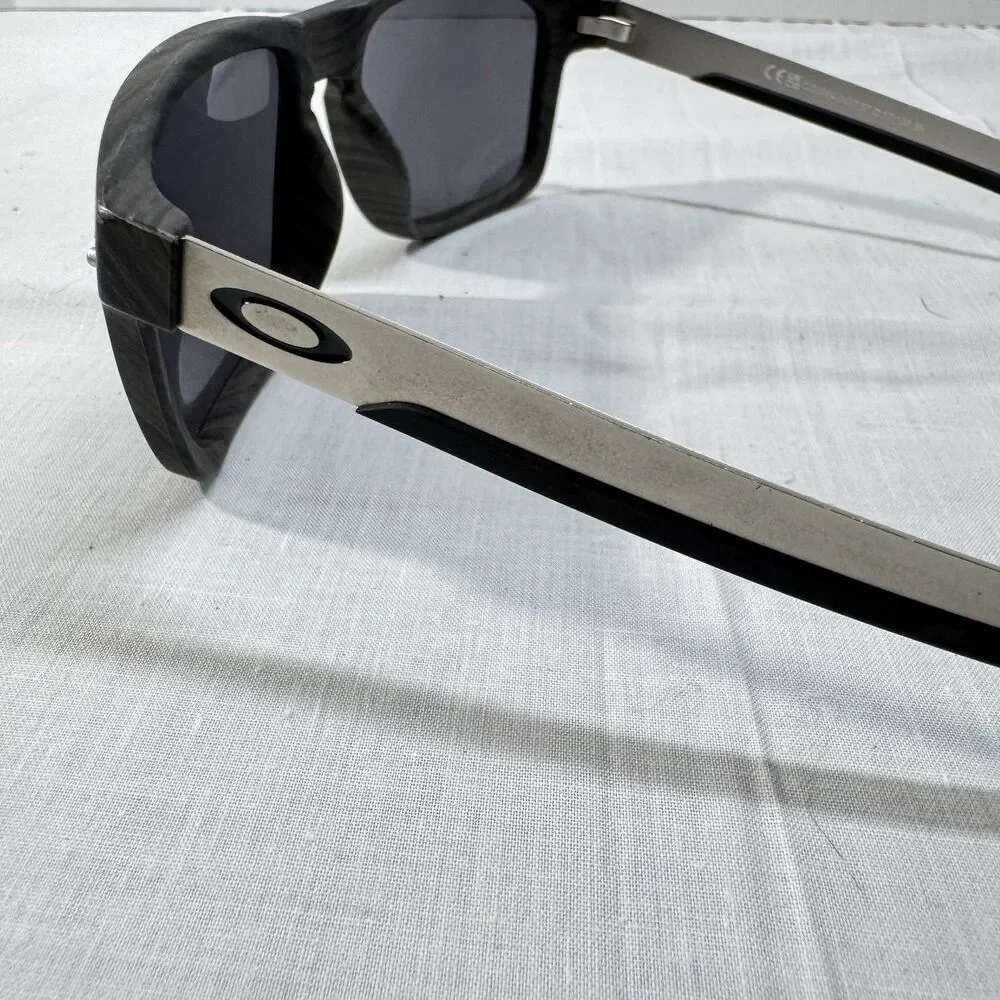 Oakley HOLBROOK MIX Sunglasses OO9384-0457 Woodgrain Frame Black Lens READ*